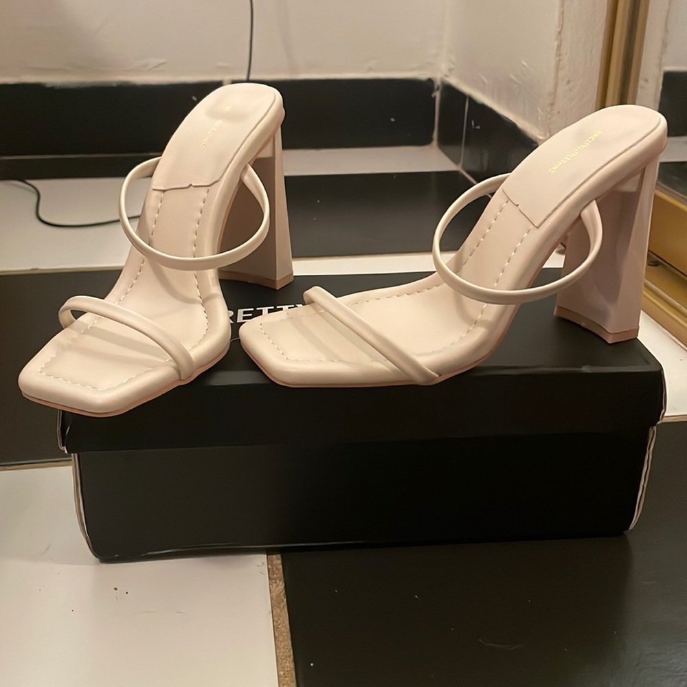 NEVER WORN!Pretty Little Thing sandals!Cream PU DOUBLE STRAP flatheeled sandals